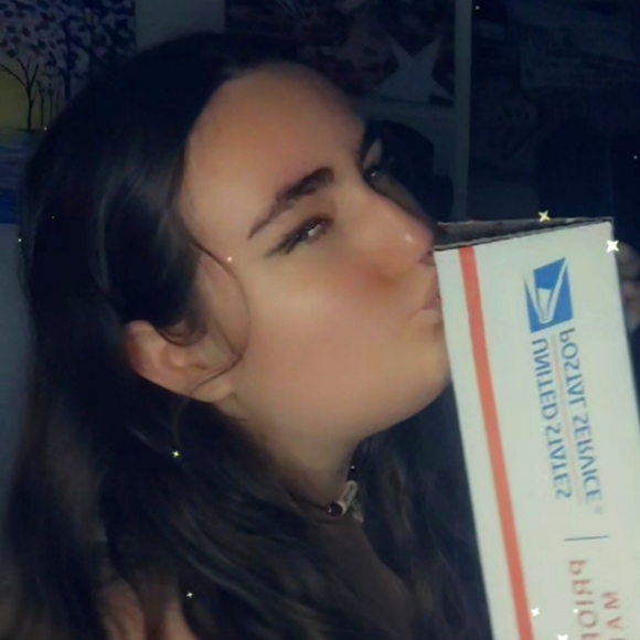 Unlisted Items in Posh Shows - Picture 4 of 9